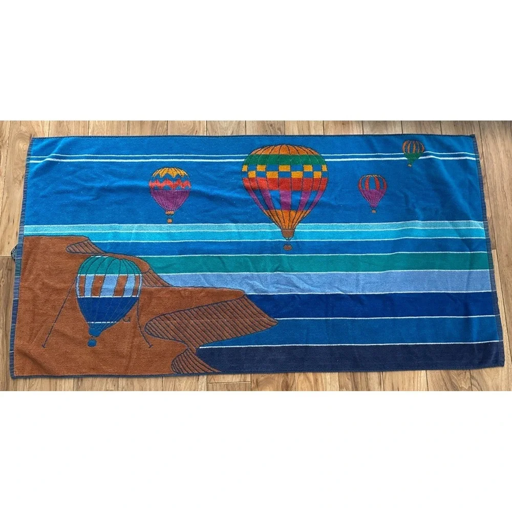 Vtg Surf n Sand Hot Air Balloons Desert Beach Towel Bold Print Colorful 52 x 27